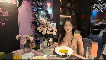 绿帽肥乳母猪雷燕琳生日全裸跟爸爸一起2