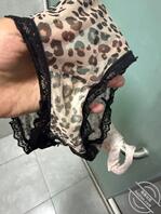 2.去表姐家吃饭偷闻表姐换下来的内裤0