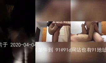 北京熟女晚上出来遛狗 偶遇小哥哥直接带回家偷情“床都快散架了”