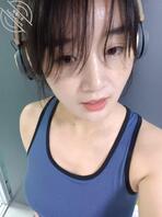 把我骚妈绑工地男厕所一晚上，逼会不会被农民工操翻操烂0