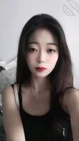 这样的小骚货该怎么玩，评论区讨论讨论，有眼熟认识的没，可以猜一下