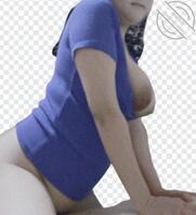 回族骚妻，大家的评论她都看了特别兴奋还说以后多拍点给大家养眼0