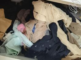 偷偷进姐姐的房间，好多丝袜1