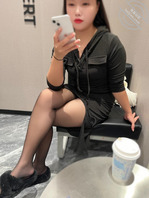 抄底舅妈神秘的三角缝深处~0