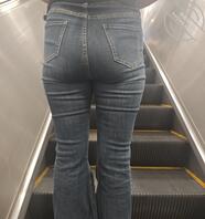 少妇紧身牛仔裤0
