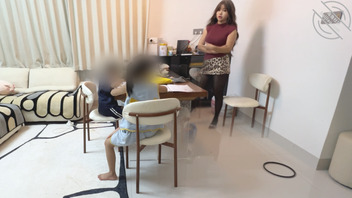 白浆泛滥 边教孩子作业边坐自慰棒淫荡舅妈（续）1