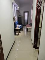 刚刚入住的小姐姐，除了被子就是小玩具，可能是背着男友的私人炮房吧0