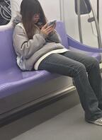 南京地铁偶遇眼镜学生妹0