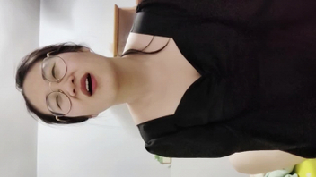 微胖反差初中老师平常温文尔雅床上却骚劲十足叫声太销魂了