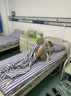 强行让刚出院的外甥女给我口交,结果她男朋友突然开门回来!这是最后一次更新0