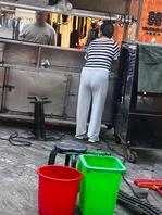 摆摊熟妇