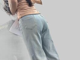 偷拍同事牛仔裤身材1