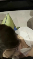 露脸骚母狗背着男友出来和男友兄弟玩3p还内射。