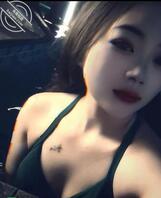 好喜欢这个骚逼有认识的吗？