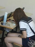 【偷拍】跟拍校园178大长腿骚货女大学生④，在水手服和小白袜加持下变硬1
