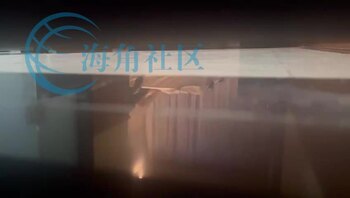 晚上十点半房间门口偷拍