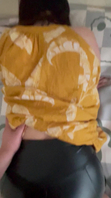 大屁股夹住鸡巴内射想操吗？喜欢皮裤吗？