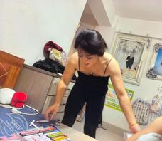 大哥晚上操费喜静，我白天操，给88年大嫂弄的快下不来床了，职业给大哥刷锅0