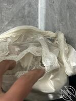 射在人妻洗干净的内裤上，让她裹着精液穿1