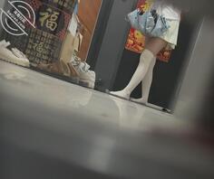 尾随JK小姐姐打胶，挺可爱有视频2