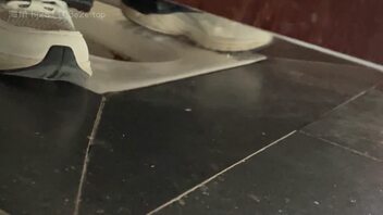 原创高校女厕，人美声甜逼也美