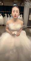 请野爹们青睐我的穿婚纱新娘婊子骚妈