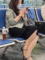 【偷拍】高铁站骚腿丝袜扎堆，趁着没完全冷赶紧偷拍一波2