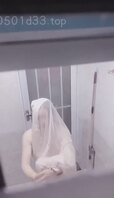 偷偷拍自家丑妻，骚逼洗澡，先随便发点