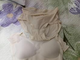 骚逼小姨子的内裤，罩罩，有想要的兄弟吗2