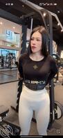 跟骚逼美女视频，说自己5年没被操过了，性感的身材1
