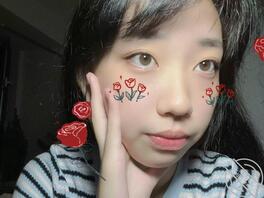 好无聊～来带着名字评价意淫我嘛～我是婊子母狗宫洁滢～汪汪汪