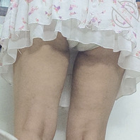 厨房偷拍妈妈裙底，诱人的臀沟0