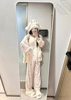 初入海角介绍自己。分享一下雯雯最近的情况,她想约你们大乱交作结尾能接受吗2