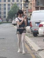 露脸街拍骚逼小萝莉1