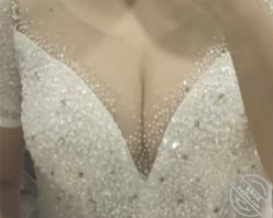 我们家女人 基因天生都是大奶子  真是骚啊1