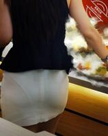 终于轮到我啦，强操了熟睡中的后妈，她边哭边求饶，被我内射了哭着求我拿出来0