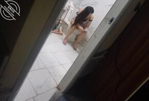 偷拍女技师上厕所0