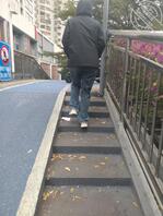 和19岁处女女大出去旅游，见面了0