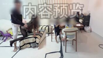 舅妈教边教作业边坐淫凳自慰后入舅妈后续往事