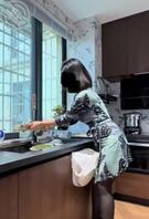 偷拍我妈给我夹菜2