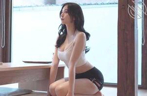 偷拍姐姐，陪韩国姐姐打高尔夫