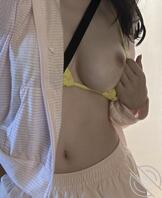 母狗大学生酒店脱衣全裸自拍（非ai有认证）1