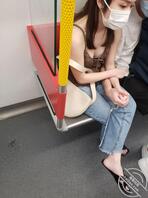 前年 在地鐵站看到的港女