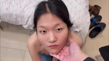 原档素人情侣泄密！云南的小姐姐操逼啪啪舔脚口交吞精敷面膜骚得飞起