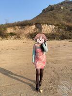 嫂子在外面憋不住尿了1