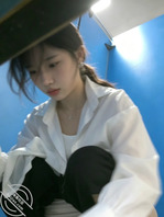 真实露脸厕拍第二期，06年女大学生学妹包嘉涵，附生活照