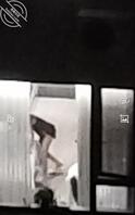 性感战袍美女，真空收拾战场