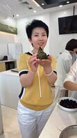 美熟女丈母娘近照 分享原味丝袜内裤胸罩高跟鞋 喜欢的朋友可以射屏返图2