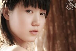 就喜欢把逼露出来---2007年轰动一时的名模张筱雨裸体写真合集0