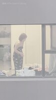 这两天没拍到骚逼邻居漏点的照片，随便拍了个视频看看吧